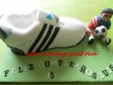 Fussballschuhe-Torte 072.JPG