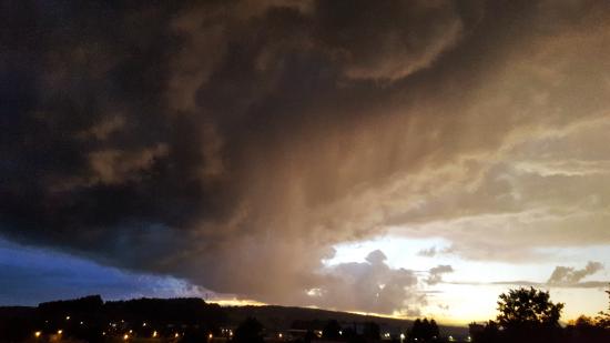 18.06.2020 - Abendiche Gewitter Neubildung @ Sinabelkirchen (STMK)