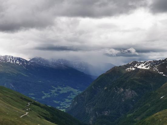 19.06. 2020, Gewitter gesichtet. Aussicht von der Großglockner Höhenstraße
